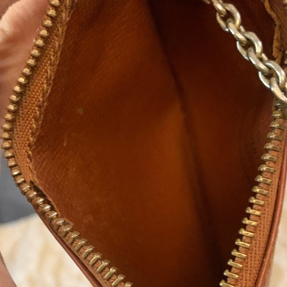 Louis Vuitton Pochette  Clรฉ Epi in Kenya Brown - Picture 11 of 11